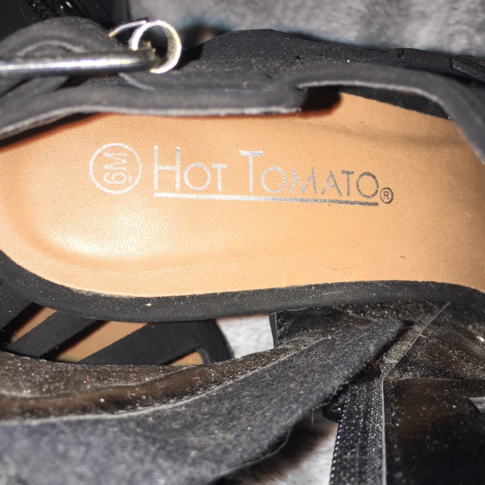 HOT TOMATO BRAND small height heels!!